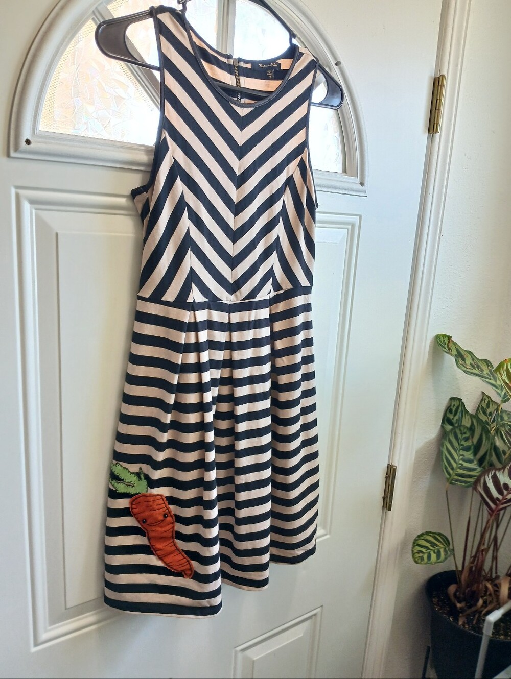 Cutie Carrot Dress Size LG